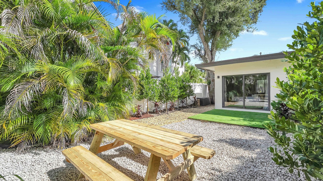 Photo of Outdoor in Beverly Heights