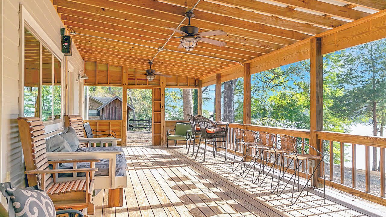 Photo of Patio Balcony in Homer