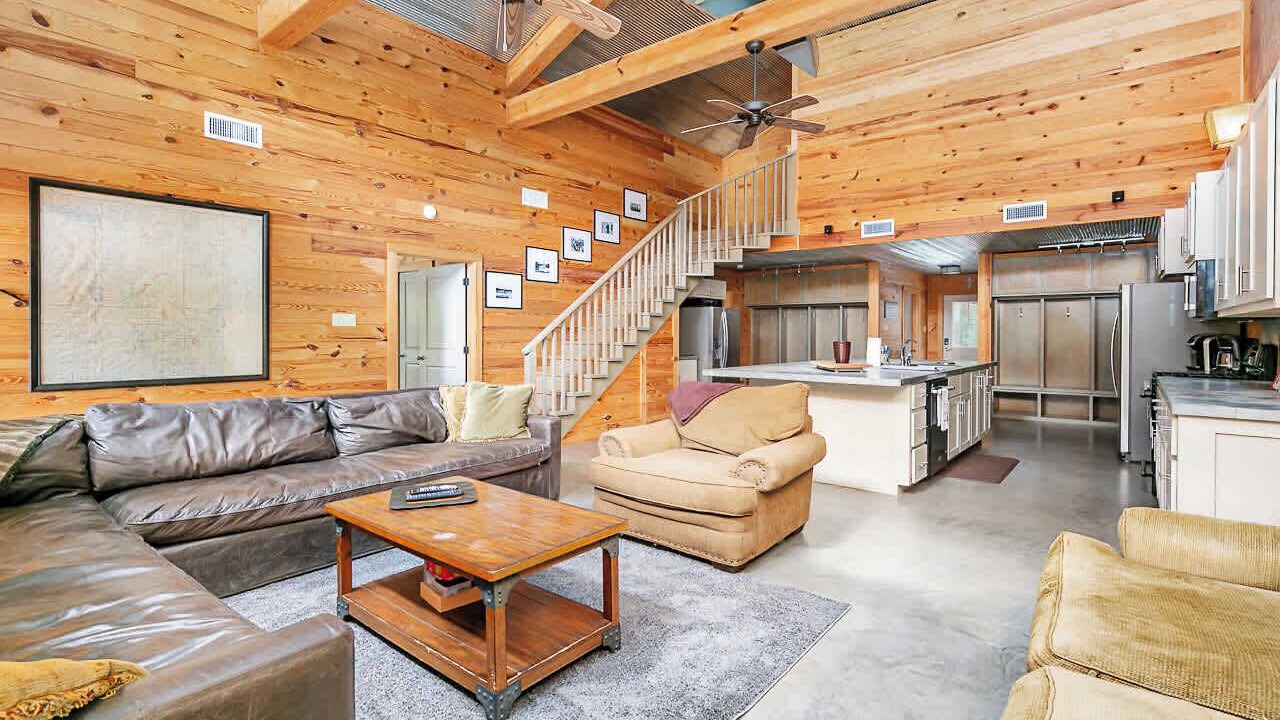 Photo of Livingroom in Homer