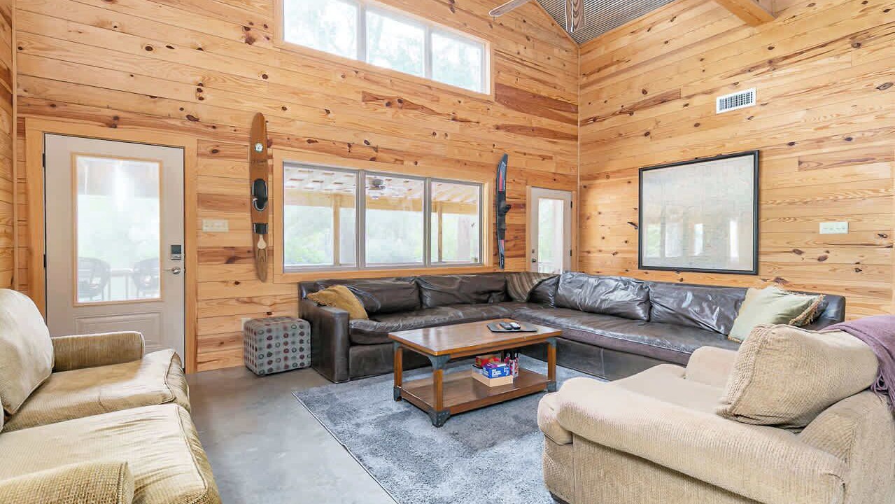 Photo of Livingroom in Homer