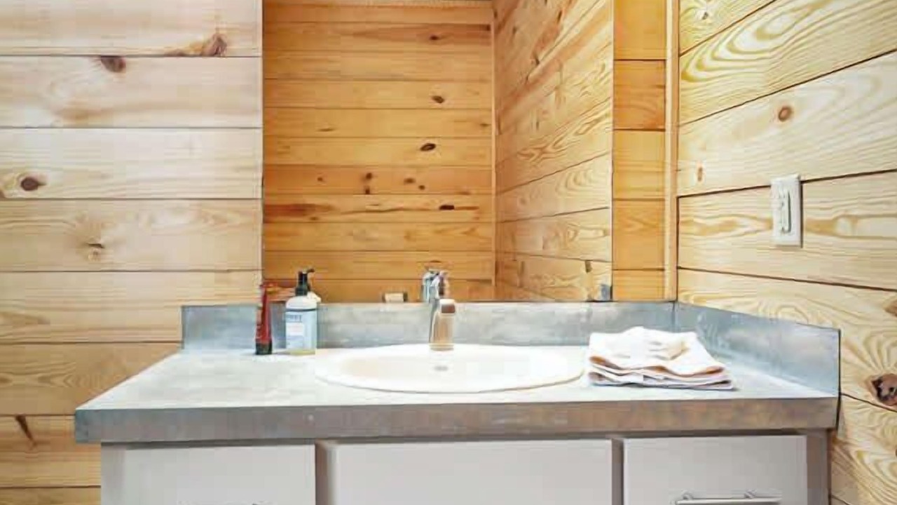 Photo of Bathroom in Homer