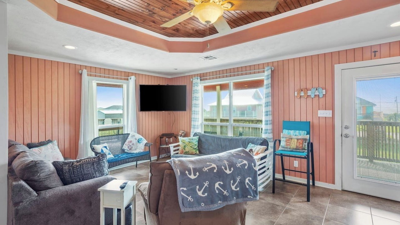 Photo of Livingroom in Holly Beach