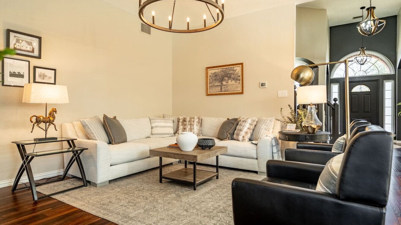Photo of Livingroom in Allen