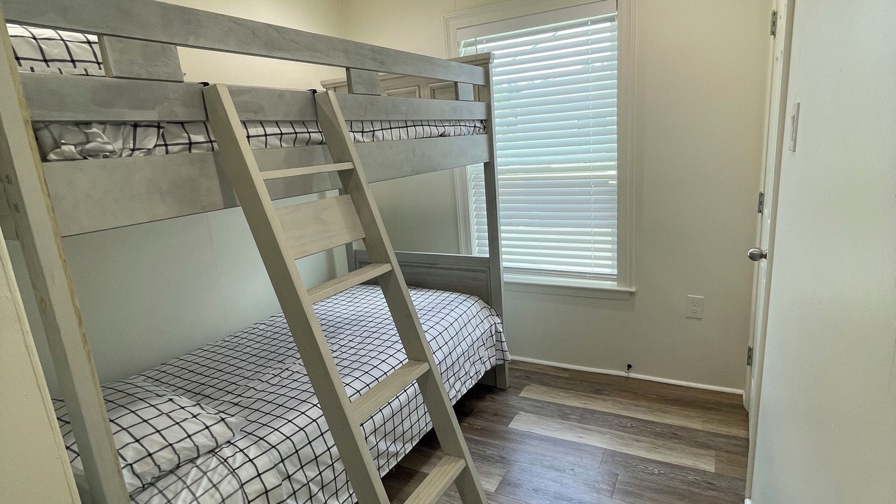 Photo of Bedroom in Buras-Triumph
