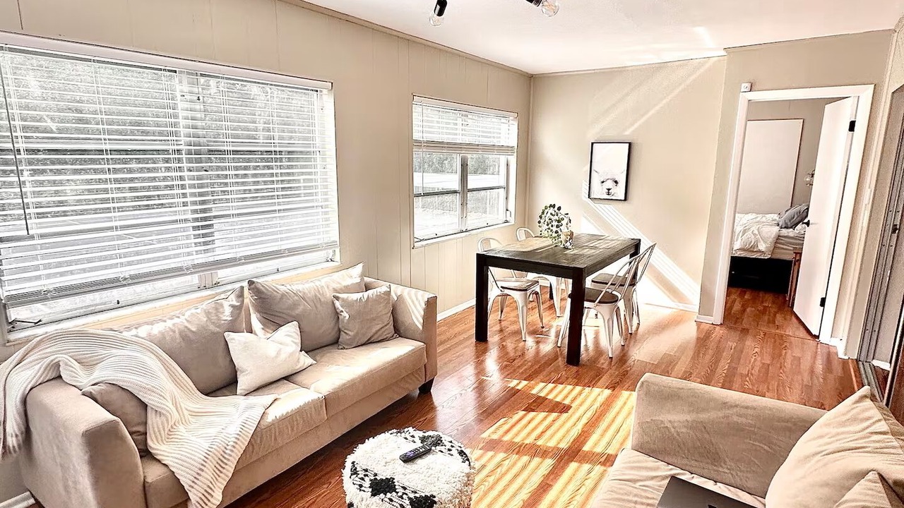 Photo of Livingroom in Bass Lake Estates