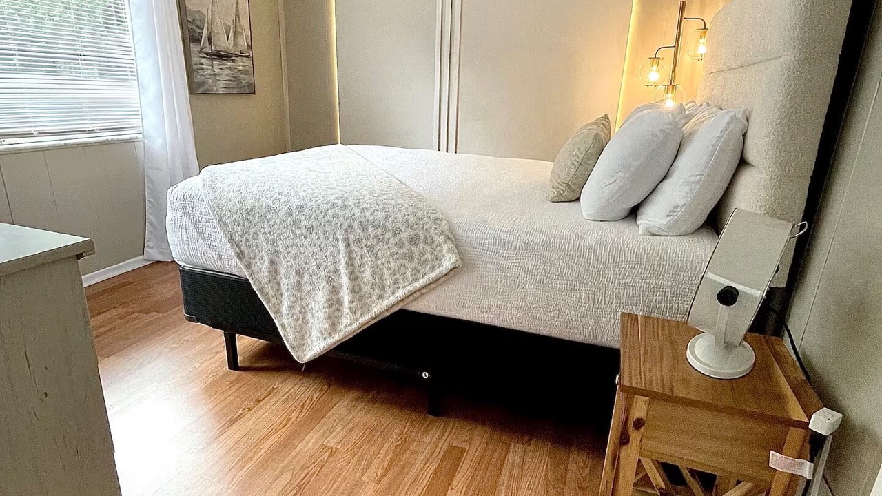 Photo of Bedroom in Bass Lake Estates