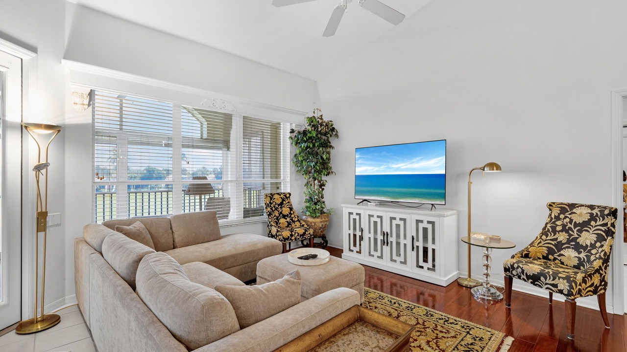 Photo of Livingroom in Tropical Cove