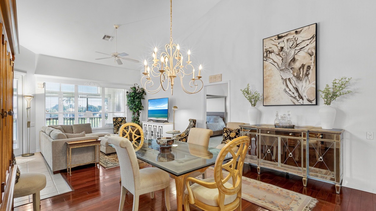 Photo of Livingroom in Tropical Cove