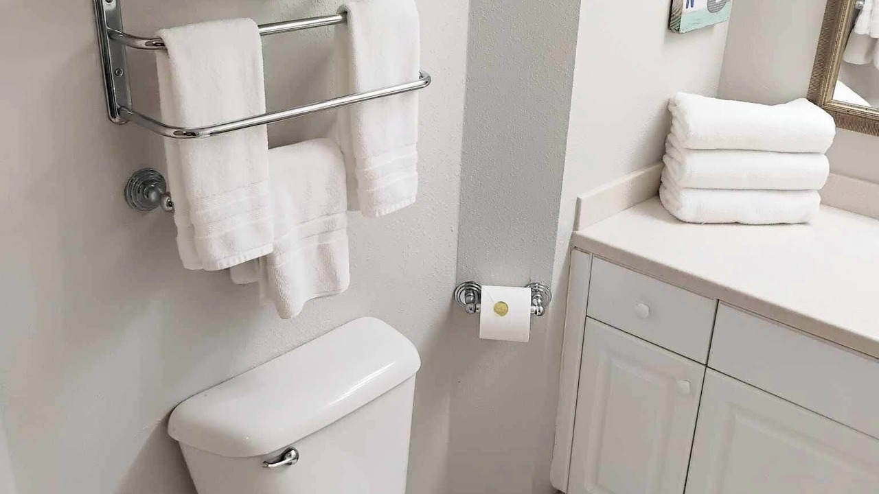 Photo of Bathroom in Ortona Park