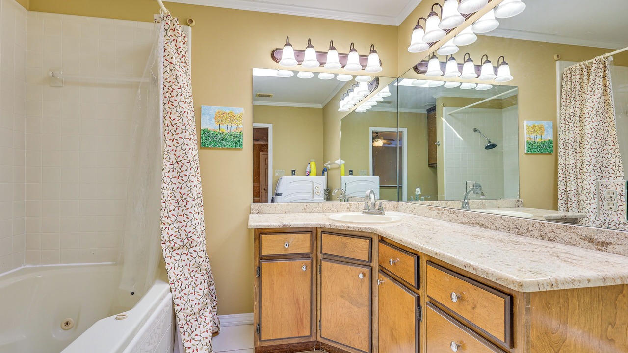 Photo of Bathroom in Daphne