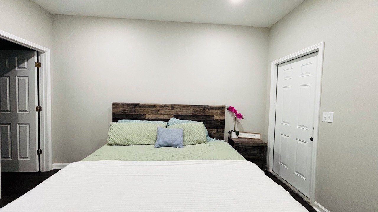 Photo of Bedroom in Elliott