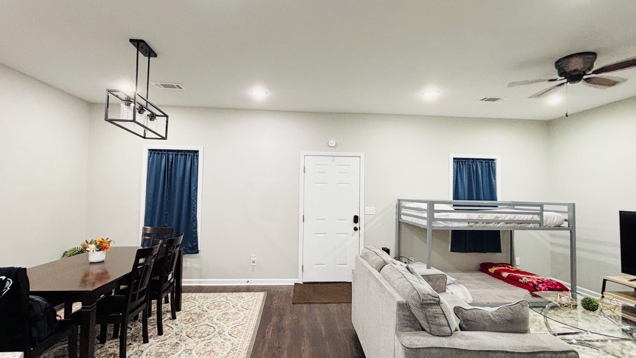 Photo of Bedroom in Elliott