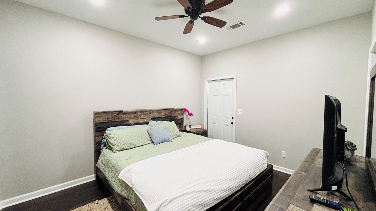 Photo of Bedroom in Elliott