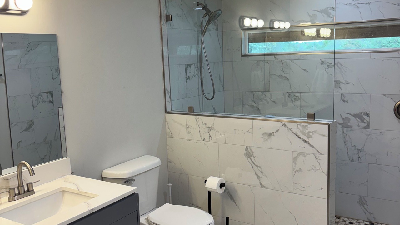 Photo of Bathroom in Cotton Gin