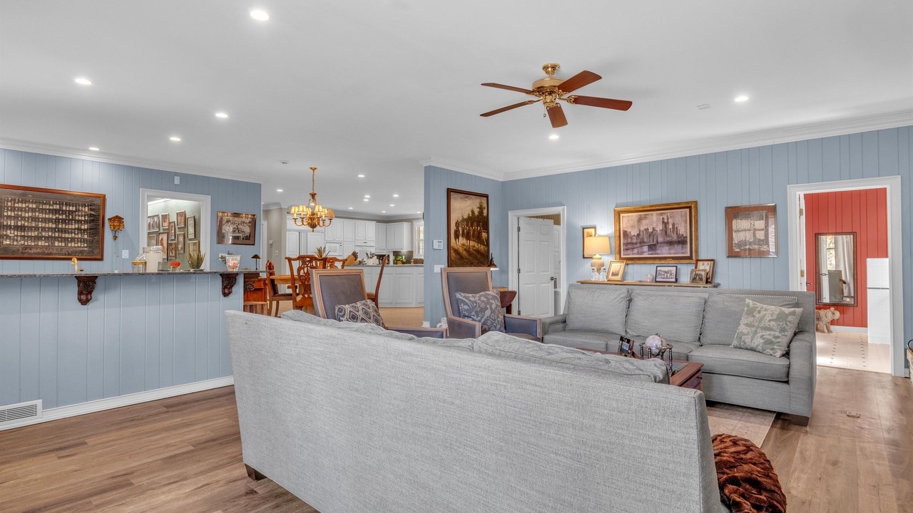 Photo of Livingroom in West Point