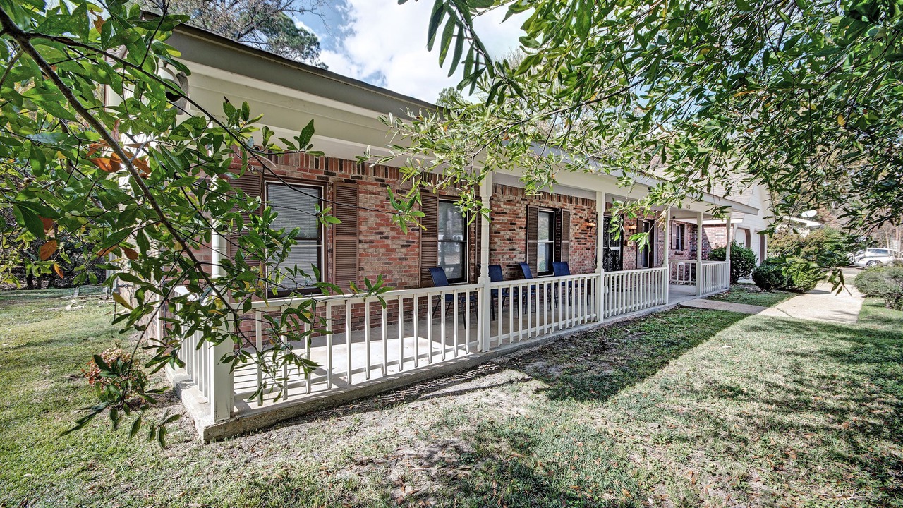 Photo of Patio Balcony in Tougaloo