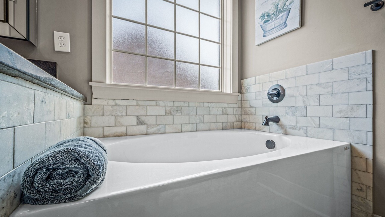 Photo of Bathroom in Rainsville