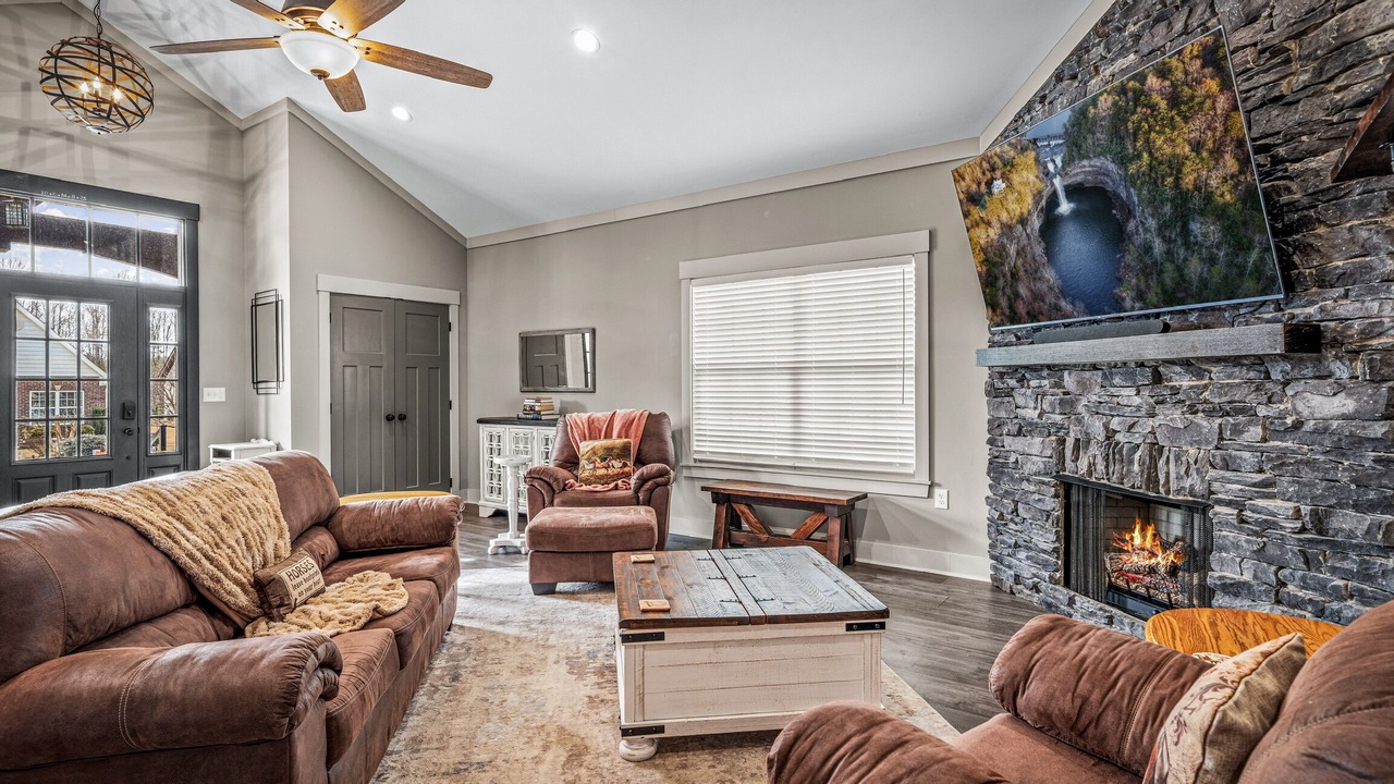 Photo of Livingroom in Rainsville