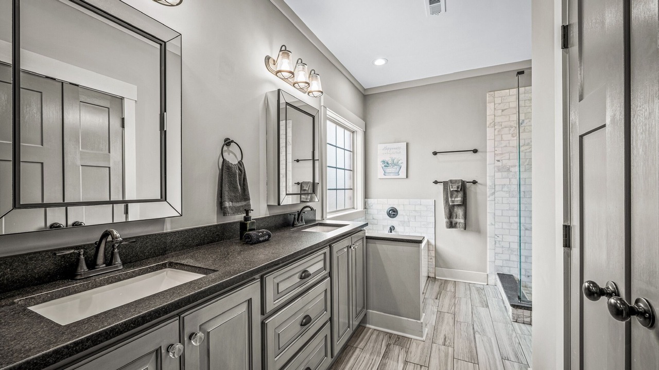Photo of Bathroom in Rainsville