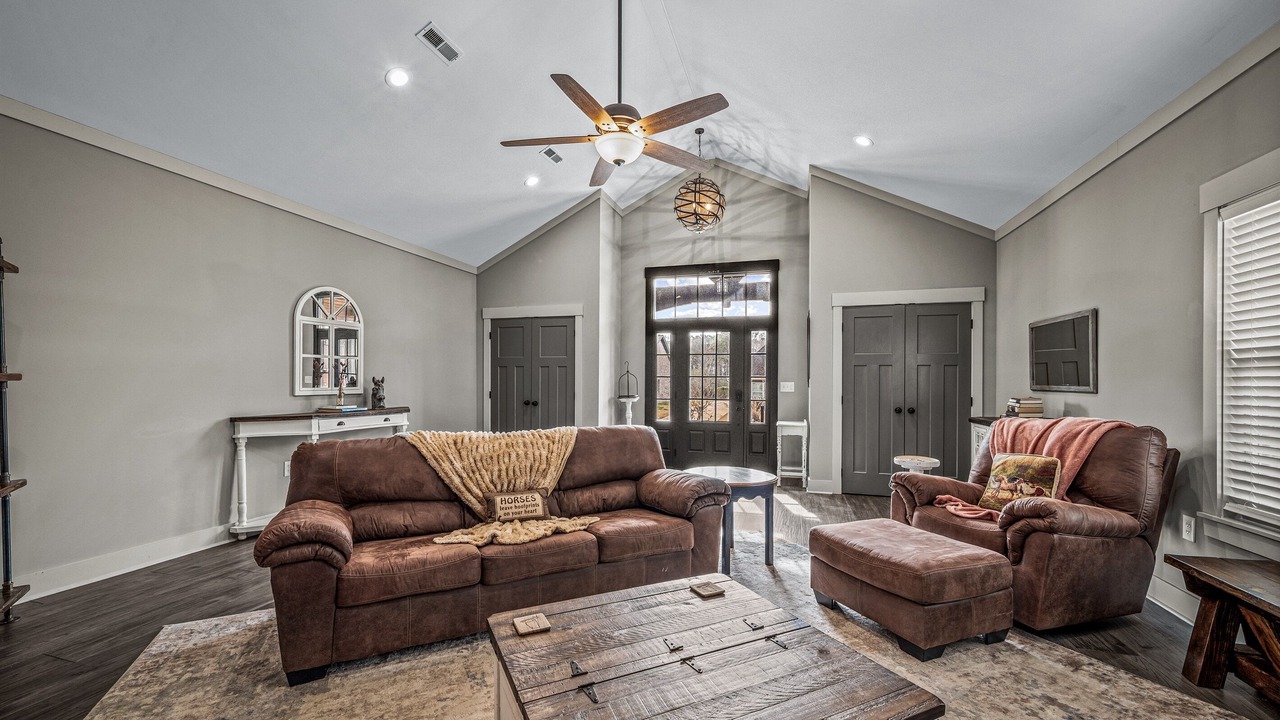 Photo of Livingroom in Rainsville