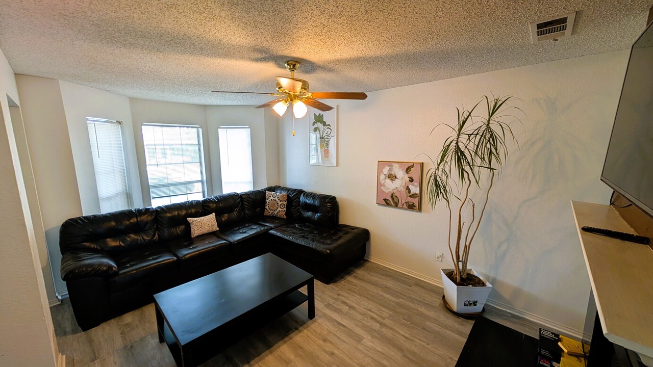 Photo of Livingroom in Corinth