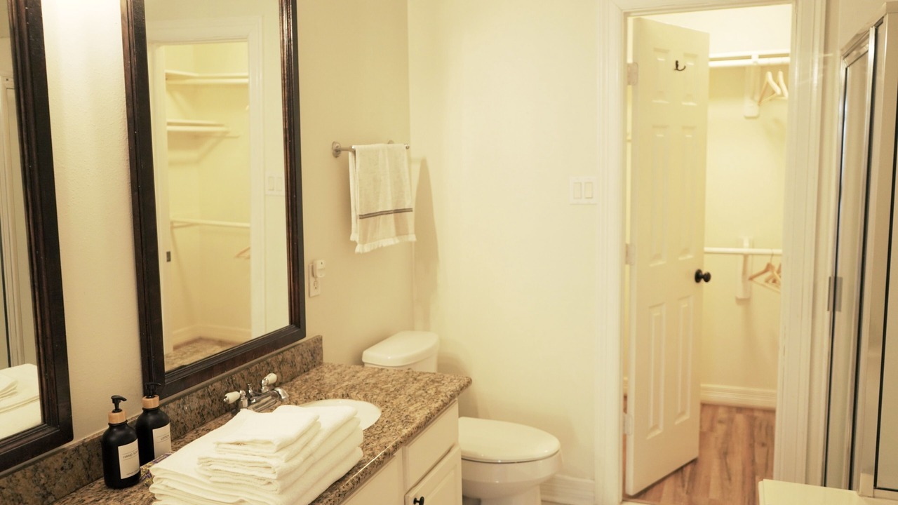 Photo of Bathroom in Alden Bridge
