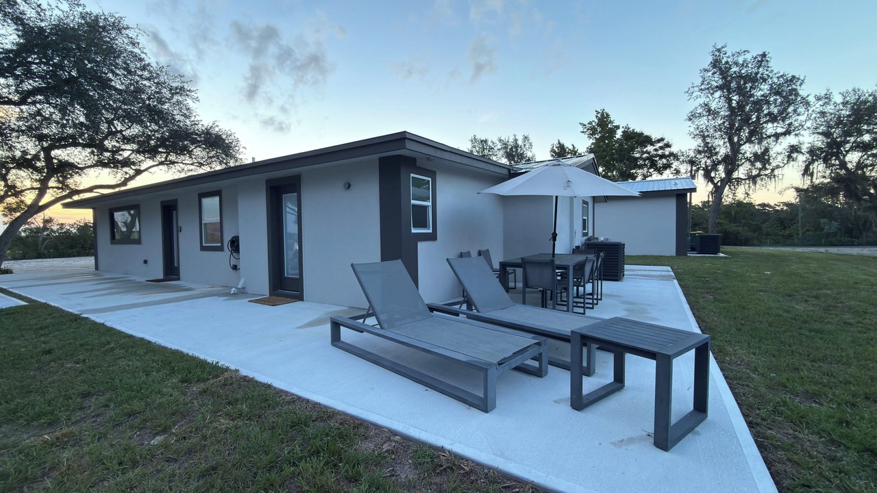 Photo of Patio Balcony in Sebring