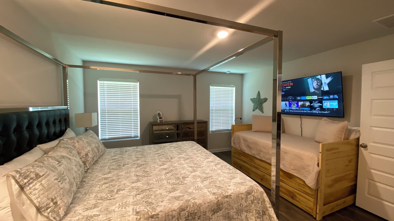 Photo of Bedroom in Laurel Hill