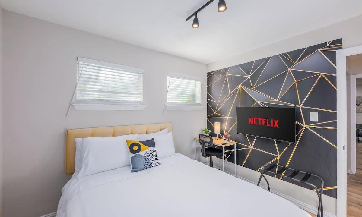 Photo of Bedroom in Farmers Branch