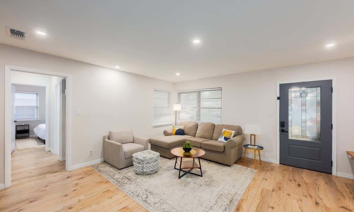 Photo of Livingroom in Farmers Branch