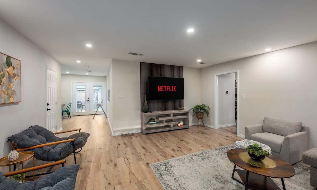 Photo of Livingroom in Farmers Branch