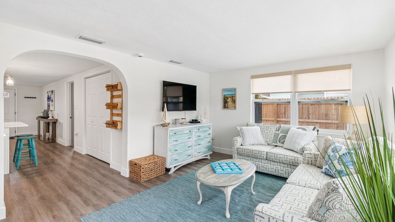 Photo of Livingroom in Hudson Beach Estates