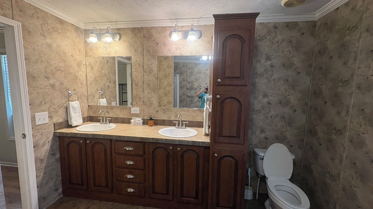 Photo of Bathroom in Buras-Triumph