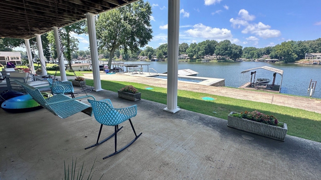 Photo of Patio Balcony in Muscle Shoals