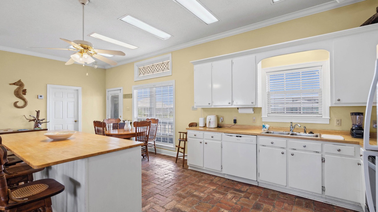 Photo of Kitchen in Silver Cay