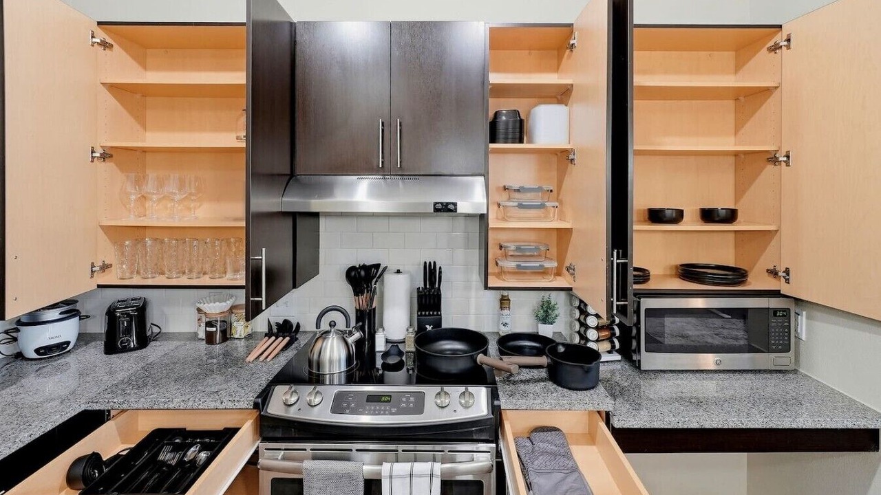 Photo of Kitchen in Courier City - Oscawana