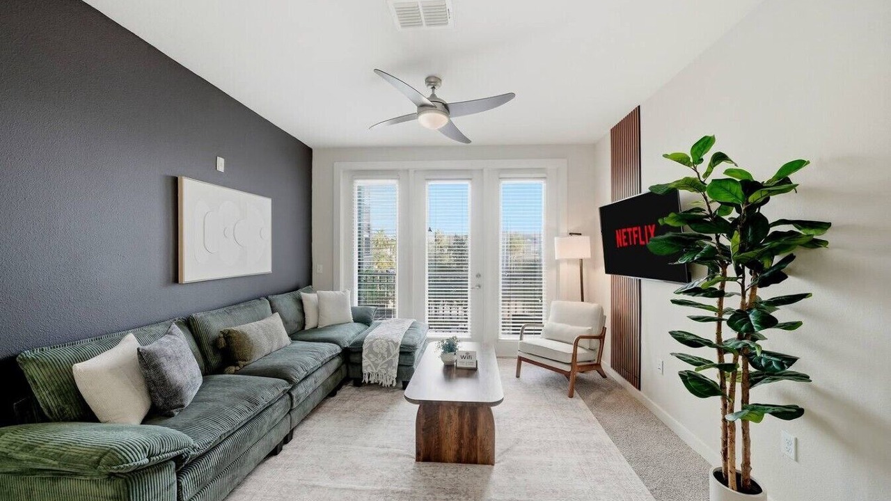 Photo of Livingroom in Courier City - Oscawana