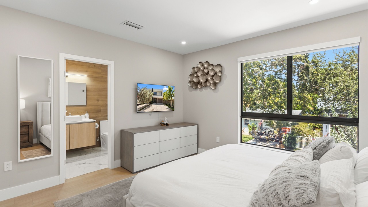 Photo of Bedroom in Tarpon River