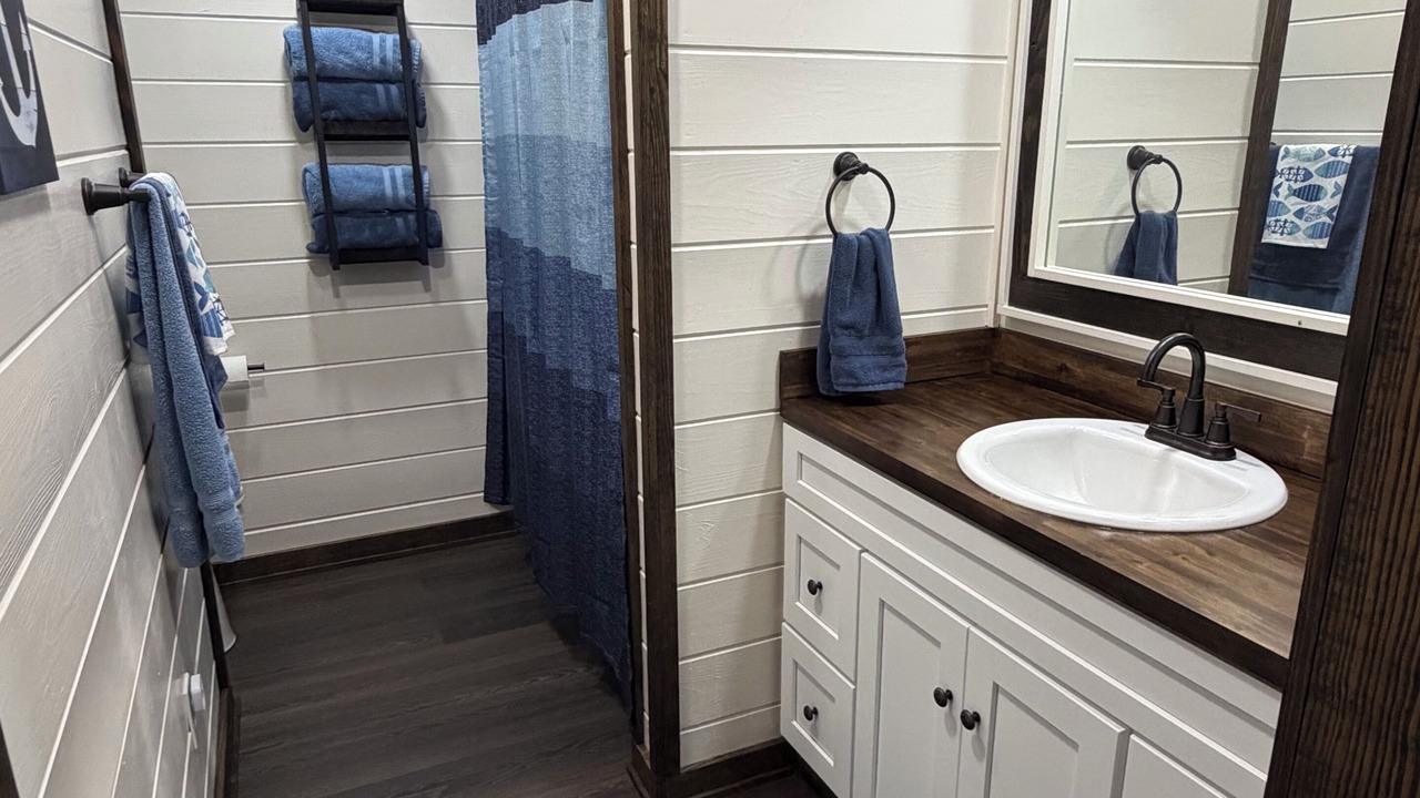 Photo of Bathroom in Huxley