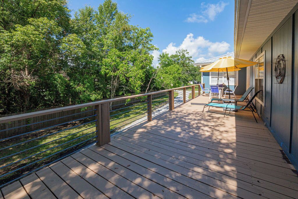 Photo of Patio Balcony in Waveland