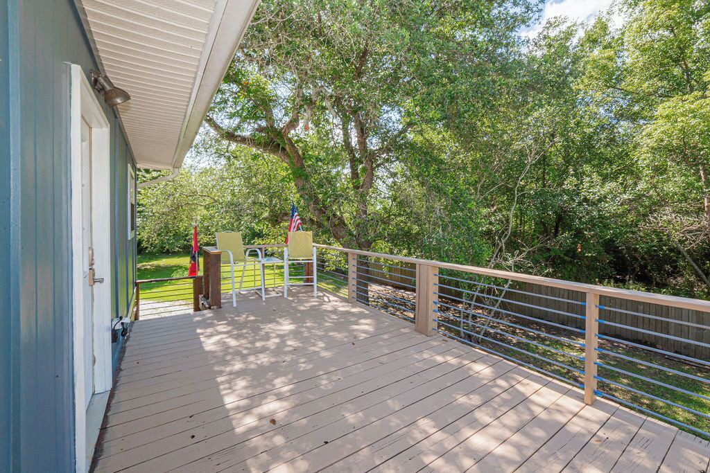 Photo of Patio Balcony in Waveland