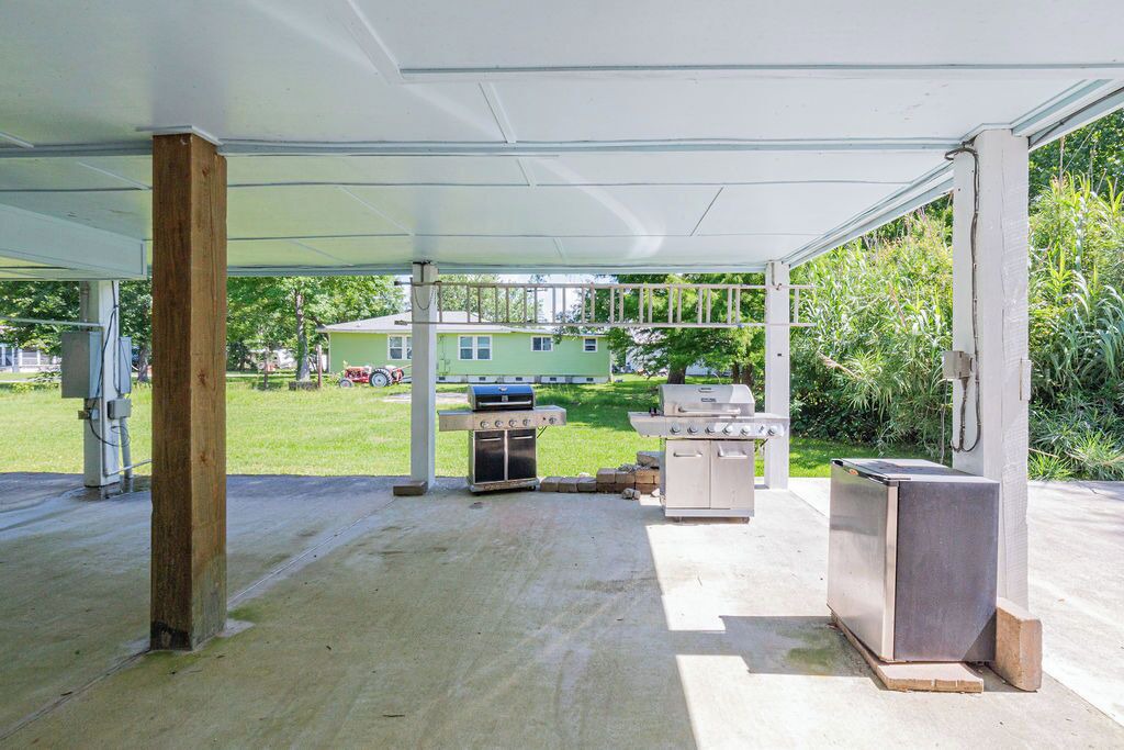 Photo of Patio Balcony in Waveland
