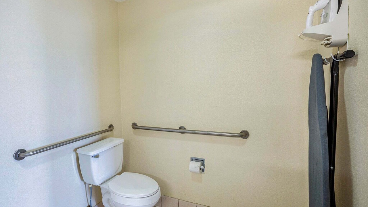 Photo of Bathroom in Port Allen