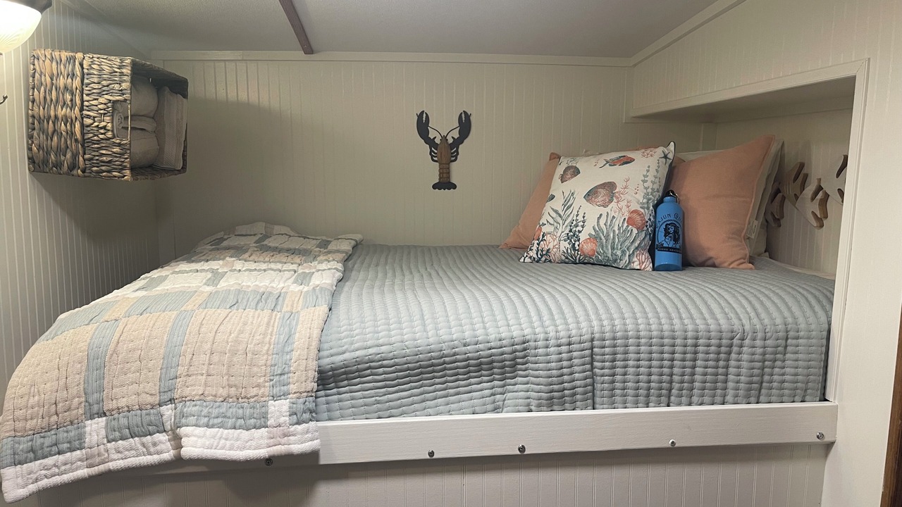 Photo of Bedroom in Golden Meadow