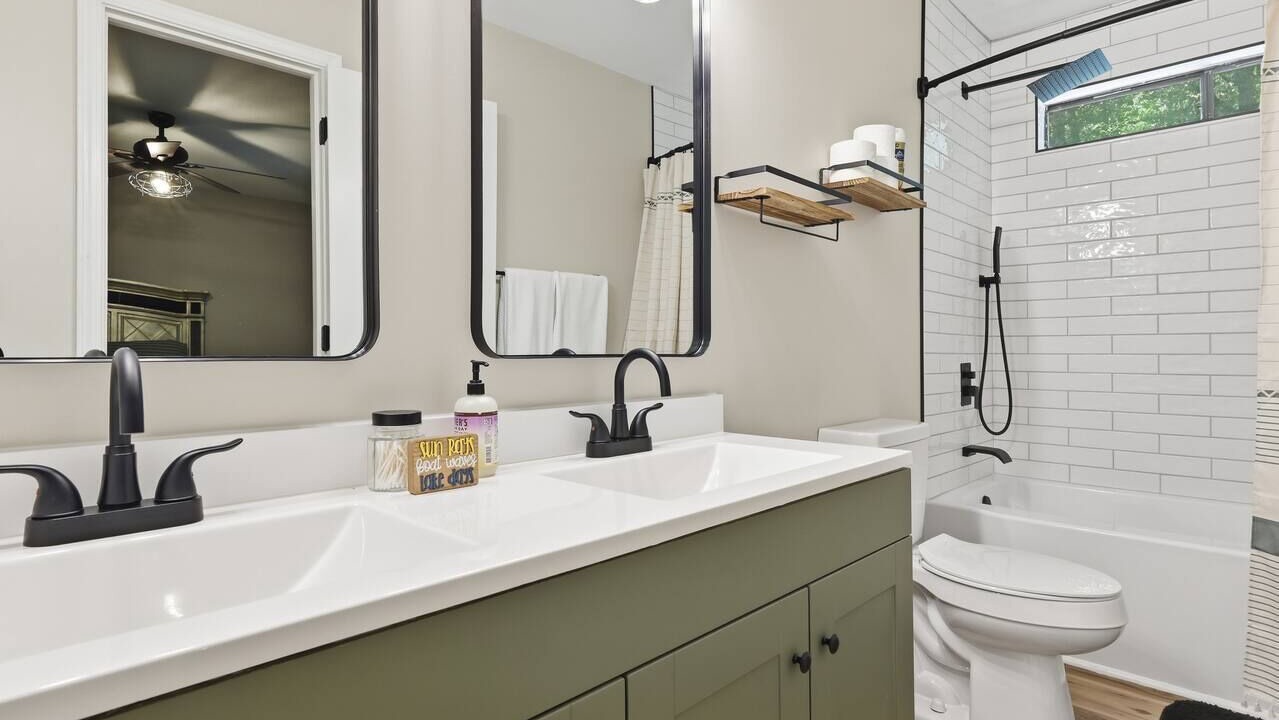 Photo of Bathroom in Dadeville