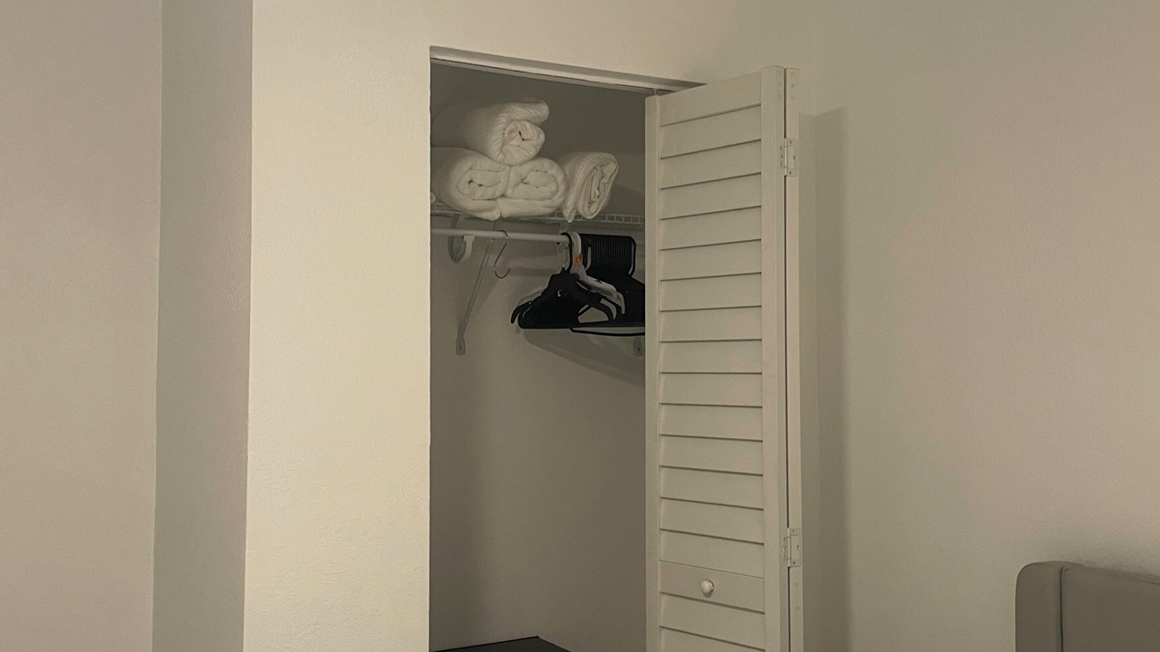 Photo of Bedroom in Town N County Park