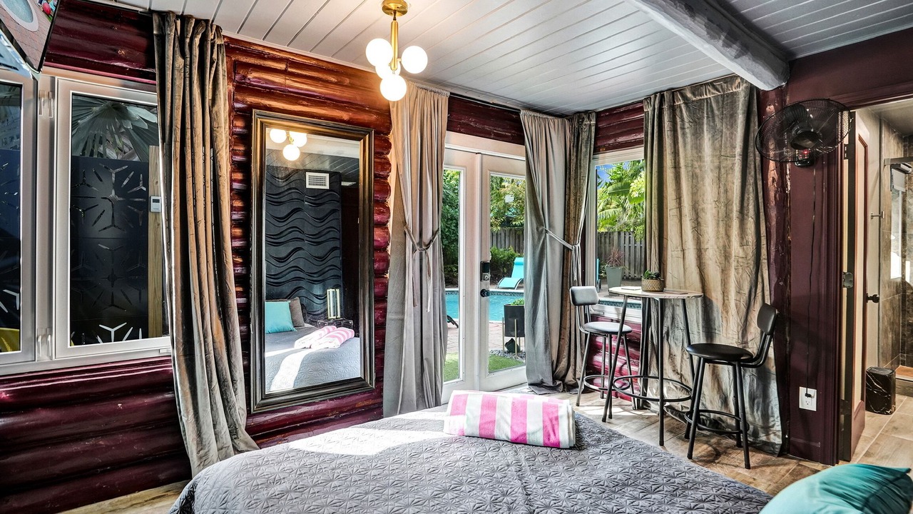 Photo of Bedroom in Wilton Manors