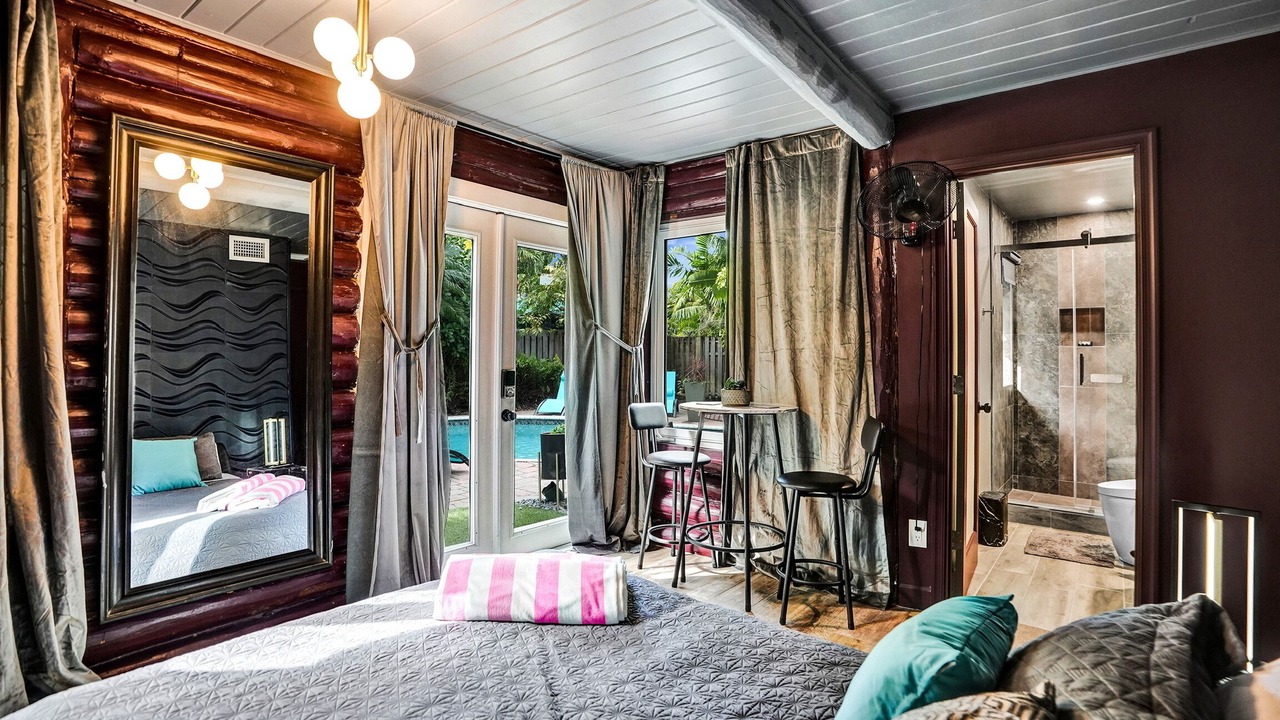 Photo of Bedroom in Wilton Manors