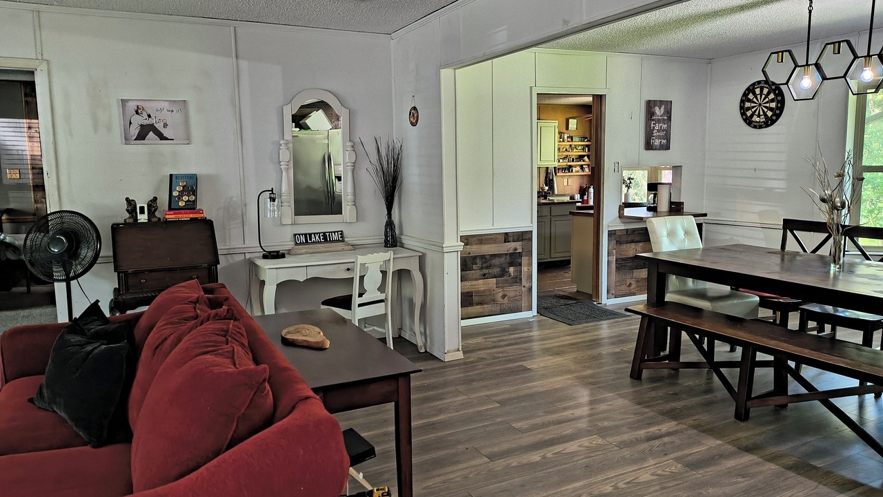 Photo of Livingroom in Wills Point
