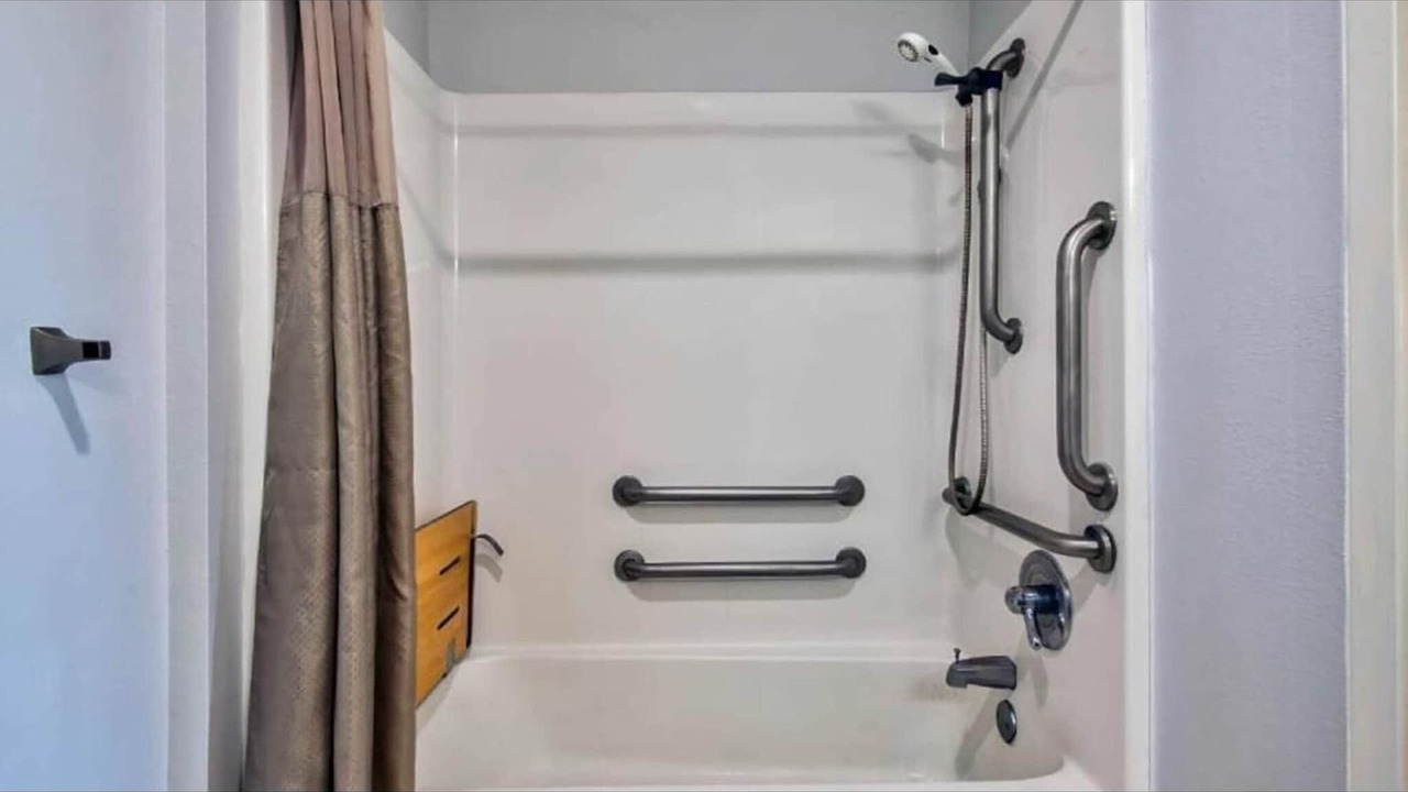 Photo of Bathroom in Sulphur
